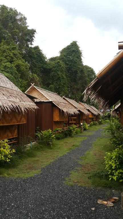 夫哈亚之竹简易别墅旅馆 Ko Lanta 外观 照片